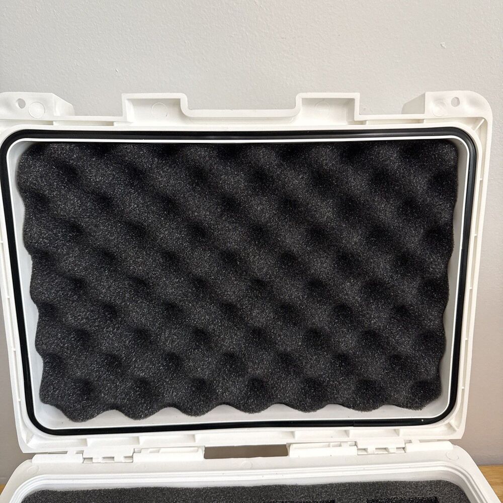 BRAND NEW INVICTA LIMITED EDITION 8-Slot Dive Impact Watch Case White Navy 15x12 - Picture 11 of 13